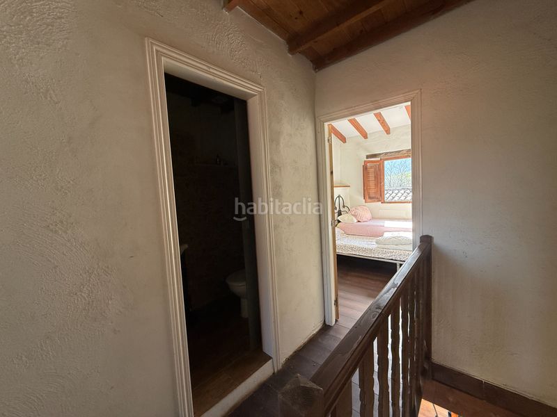 Foto b75ff339-4cfb-40f7-9a64-e8e22e944b72. Casa adossada a Parres