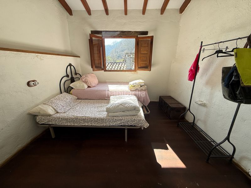 Foto cd9872d0-fc04-425d-a55a-38dc25998050. Casa adossada a Parres