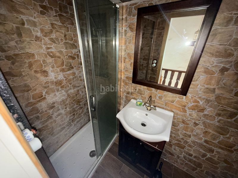 Foto ffad4e12-047d-48d5-ae3f-a23a6c26dde2. Casa adossada a Parres