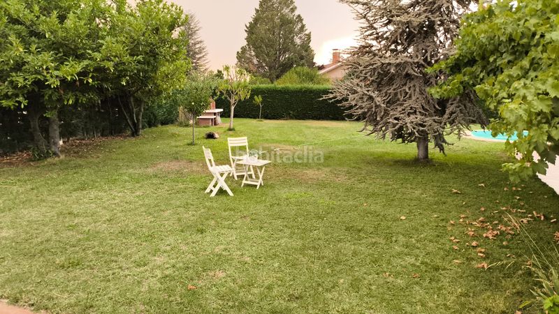 Foto 15f071e8-e9cd-4589-9382-683f4d04d0f1. Xalet amb aparcament piscina a Valencia de Don Juan