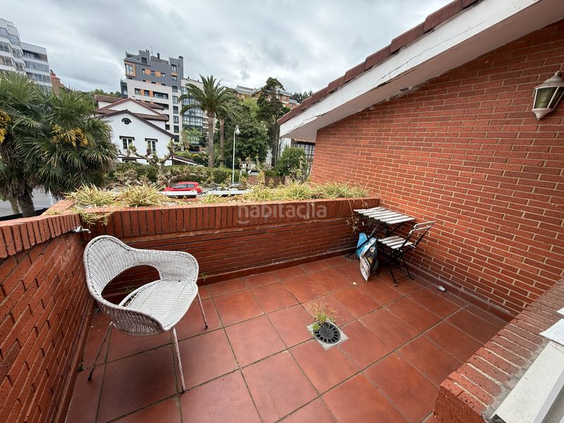 Foto 929c81fe-d370-45c3-b213-4e750f25a834. Casa aparellada a Salinas Castrillón