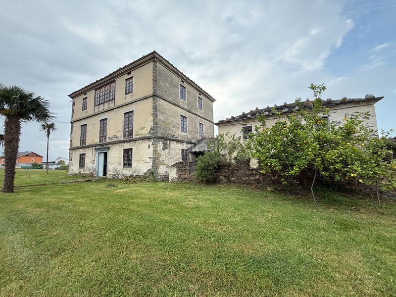 Foto be51fe96-e5fa-4248-ad47-06d02c108629. Casa amb aparcament a Coaña
