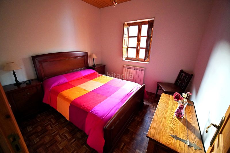 Foto 22599c95-c8c4-4467-8b8c-518053e19710. Casa amb aparcament a Salas