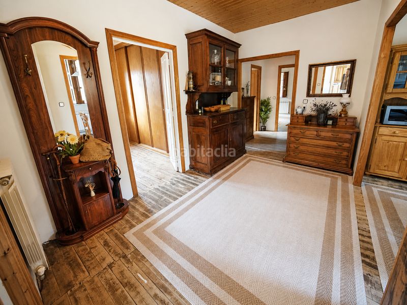 Foto 606059c2-9efe-4a10-b857-a9b22ea0bbe2. Casa amb aparcament a Salas