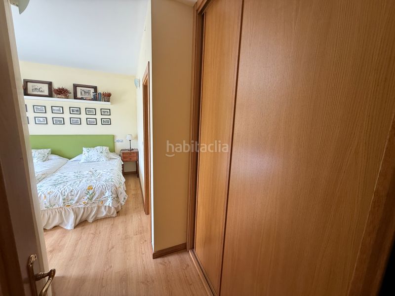 Foto db047bf2-a44e-4214-be18-ffeacaa2e088. Àtic amb calefacció aparcament a Navia