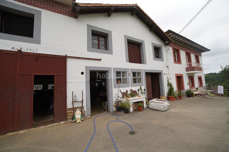 Foto 1026e6e9-0c7d-49fb-98fe-b8ac5242559a. Casa amb xemeneia calefacció aparcament a Ribadedeva