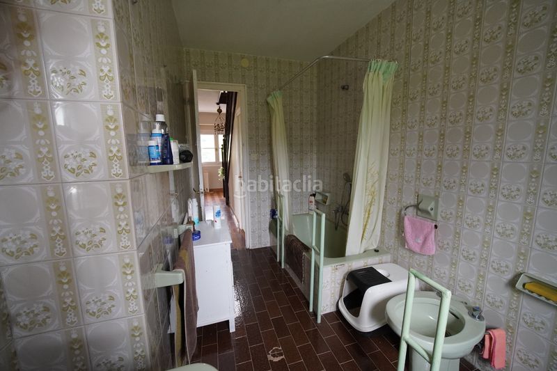 Foto 1cf30dbe-79ef-4c9d-86d0-dfb34f2f23db. Casa amb xemeneia calefacció aparcament a Ribadedeva