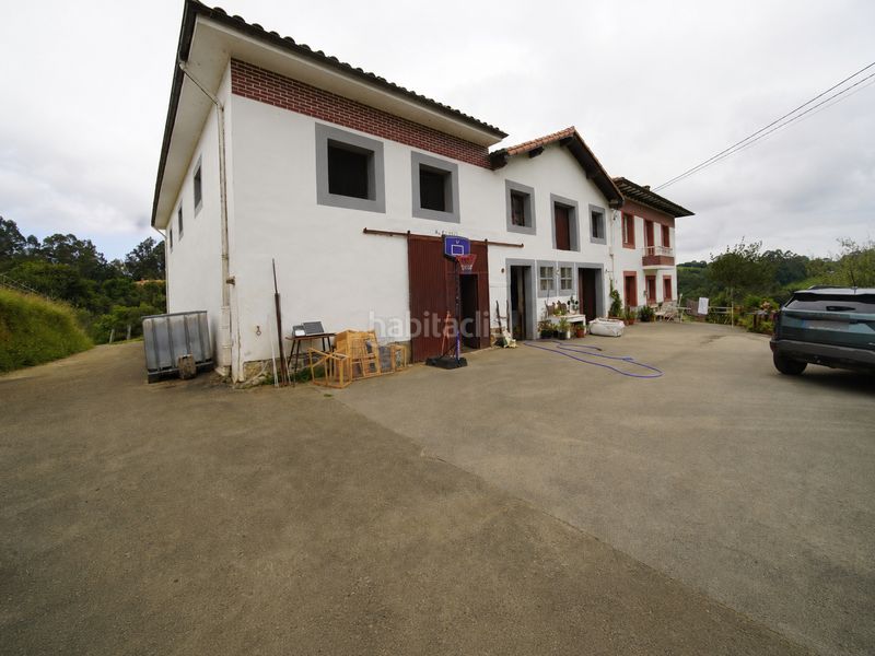 Foto c37469c5-4fc8-4aed-ba47-6ede9fe122ee. Casa amb xemeneia calefacció aparcament a Ribadedeva