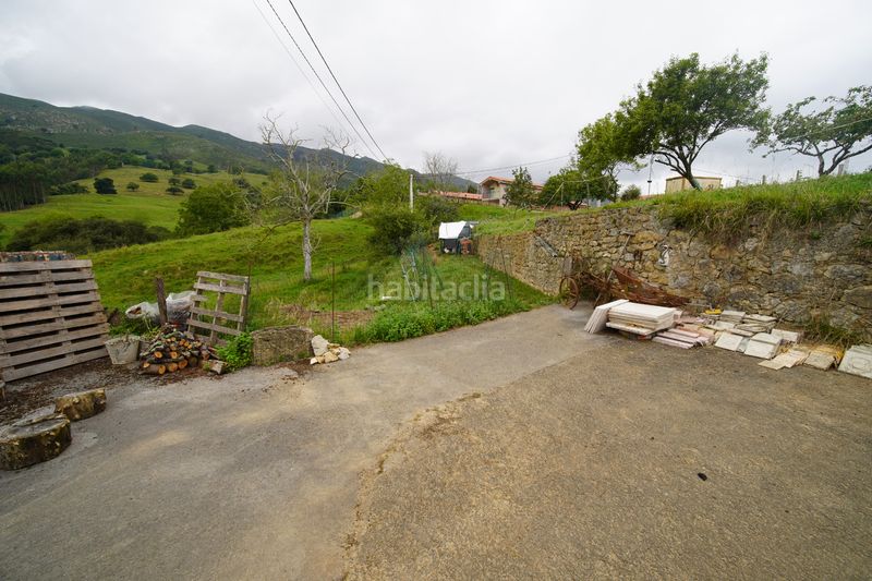 Foto c3d6e4b6-00fe-4cc5-b161-5305cd742a96. Casa amb xemeneia calefacció aparcament a Ribadedeva