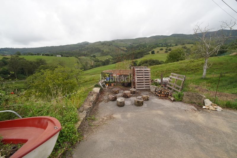 Foto d7ae467f-aa45-4a91-8e72-af660bf8fa3a. Casa amb xemeneia calefacció aparcament a Ribadedeva