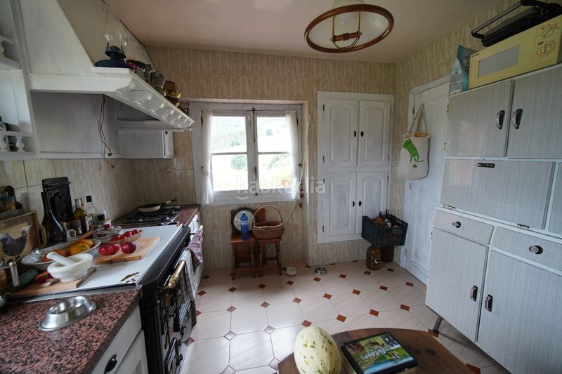 Foto f09a52e9-e02e-4e79-ab12-edf09f843c7c. Casa amb xemeneia calefacció aparcament a Ribadedeva
