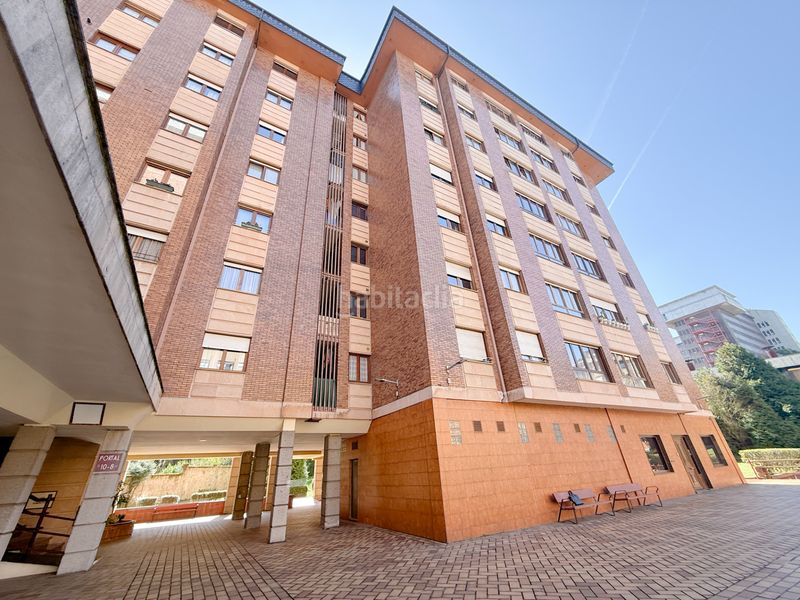 Foto c6cbf411-c436-4c84-be7b-a9509a486b60. Pis amb aparcament a Buenavista Oviedo