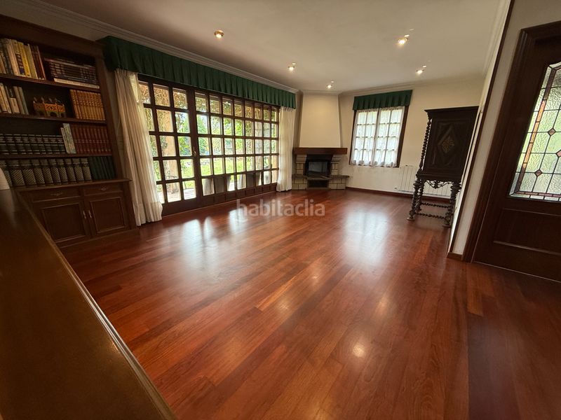 Foto a1b8a2d1-160d-4a46-80bb-555672f0377a. Chalet en Cabueñes Gijón