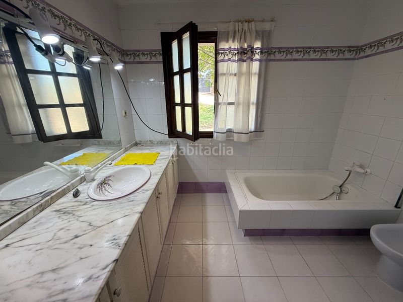 Foto d29db504-b663-45a3-babd-9ec7b8033b15. Xalet amb xemeneia calefacció aparcament piscina a Gijón