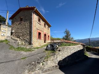 Casa  Lugar el carbayu. Casa con cuadra y terreno en el carbayu, langreo