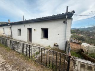 Casa  Calle les pieces. Finca para rehabilitar en entorno rural con vistas espectaculare