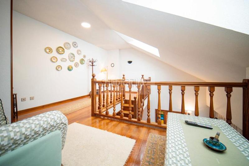 Foto f6c8d7f6-b528-4ded-86b9-8a7c9b5f1cf7. Duplex avec chauffage dans Parres