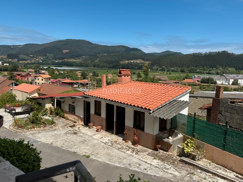 Foto c4f8a0ef-97d0-400b-acf2-b0dc205d5ff8. Casa amb aparcament a Pravia