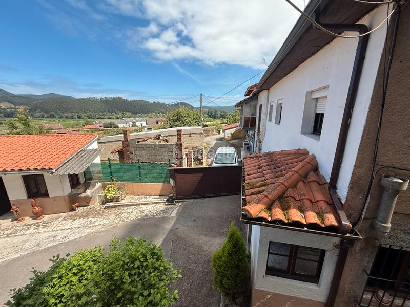 Foto f43416f6-3d20-4c05-837d-8ef334bb680a. Casa amb aparcament a Pravia