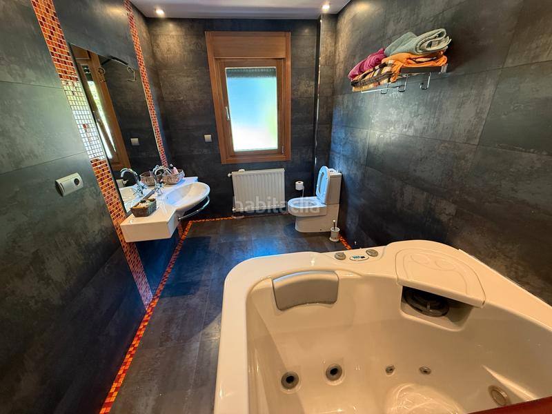 Foto 23bd8e10-7379-4ee2-b491-dcbd6dcc9672. Chalet en Parroquias Norte - Naranco Oviedo