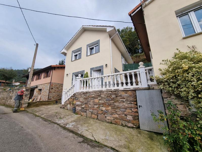 Foto f9d44a33-c5bf-428a-9eb1-c120b7db57ed. Casa  o chalet independiente en venta en al artedo en Cudillero