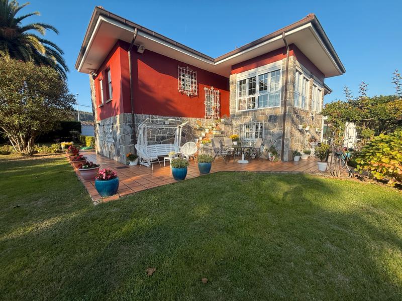 Foto 9837dda0-52af-4fcc-8a32-18aa55b07619. Chalet en Piedras Blancas Castrillón