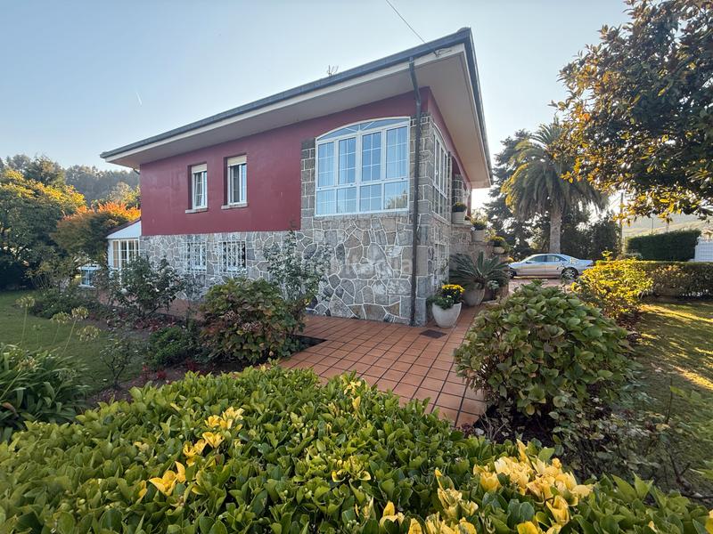 Foto 8bf865a4-aa34-49b7-8332-5ec585b15fbe. Chalet avec chauffage parking piscine dans Piedras Blancas Castrillón