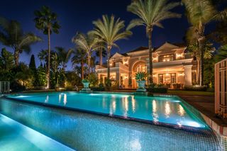 Chalet  16 (ur guadalmina baja). Villa clásica atemporal en la exclusiva guadalmina baja