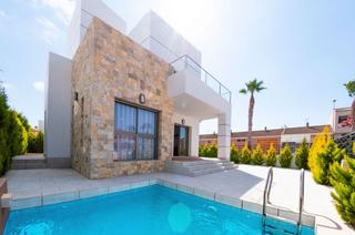 Chalet in Centro. Villa en los alcázares