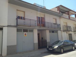 Casa adossada a Baza