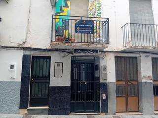 Local Comercial a Baza. Adosado 4 plantas en centro baza