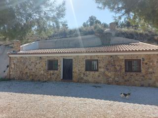 Casa a Cuevas del Campo. Casa cueva en venta con terreno