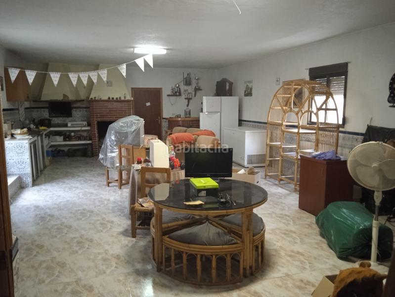 Foto bfad2eff-a560-49fd-bcdd-d99b129c5f08. Casa finca de olivos en venta en Guadix