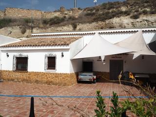 Masia a Cuevas del Campo