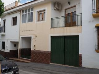 Casa adossada a Freila