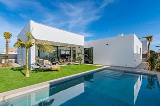 Casa a Islas Menores-Mar de Cristal. Detached villas located in mar de cristal