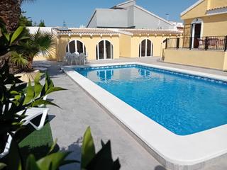 Chalet à Mazarrón Casco Urbano. Un sueño mediterráneo la serenidad bañada por el sol se combina