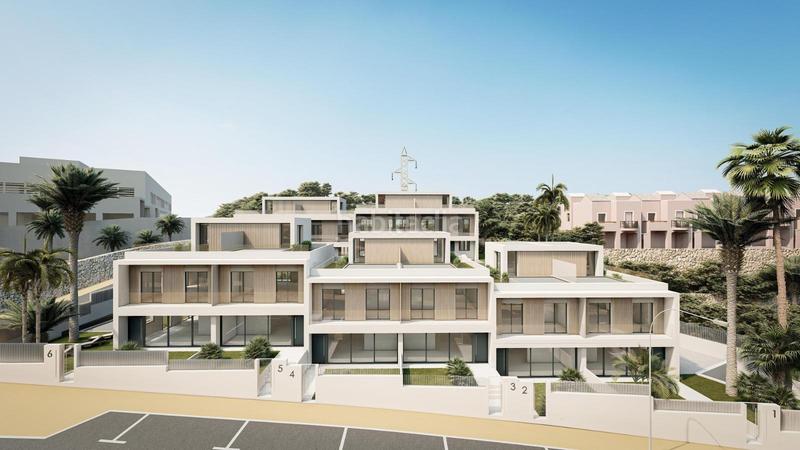 Foto df825061-635d-42ef-a34c-351e80a6207b. Casa pareada villas adosadas con vistas al mar y junto al campo de golf en Estepona