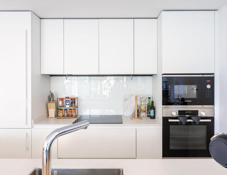 Foto f43831f9-7b29-4119-a328-d730cf05fb6b. Apartament amb calefacció aparcament piscina a Las Gaviotas - Carvajal Fuengirola