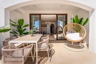 Casa adossada a La Quinta. Elegante adosado de 3 dormitorios y 3 baños con vistas panorámic