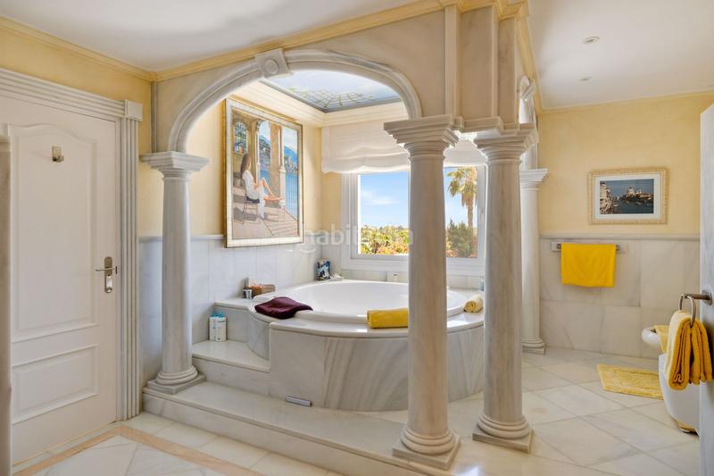 Foto d6886a67-4a99-4dc8-a922-df478db26b07. Chalet en Los Naranjos Marbella