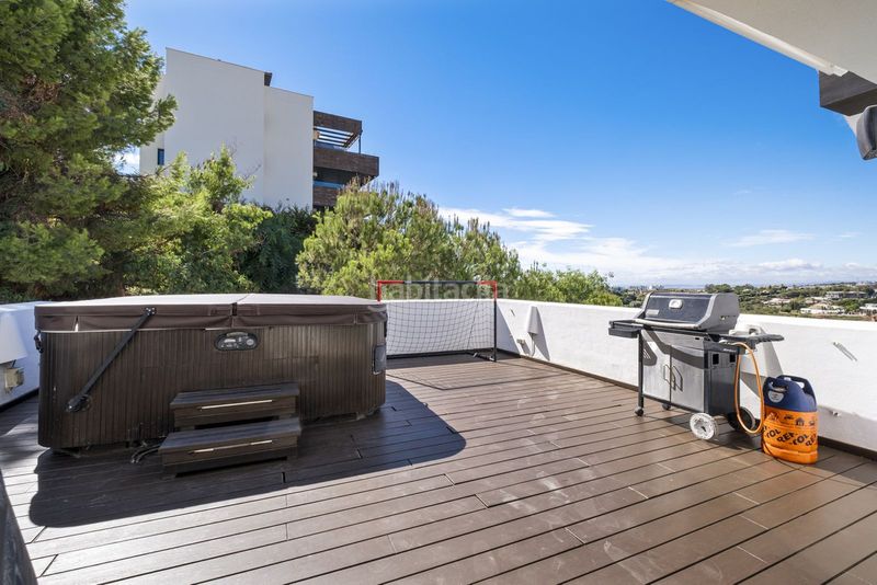 Foto fe967b6e-cc5c-4408-b2c6-55e27c7f08fc. Duplex con parcheggio piscina in Los Flamingos Benahavís