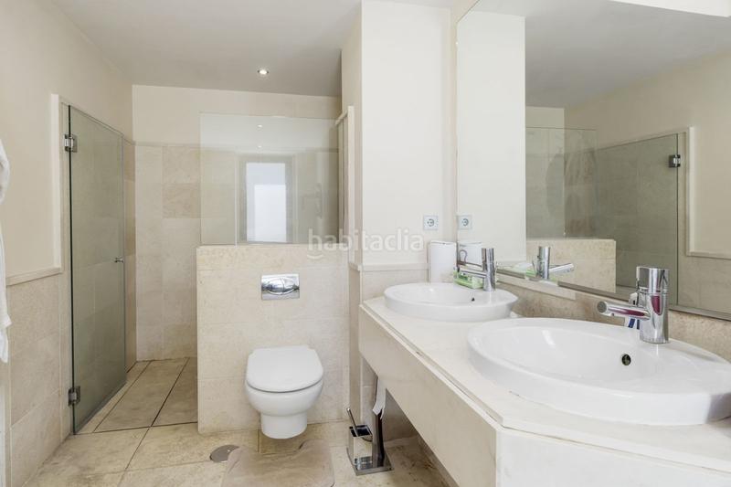 Foto c57c63f8-2687-462f-a274-e29463d779cd. Zweistöckige wohnung mit parking pool in Los Flamingos Benahavís