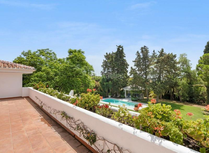 Foto 28663758-ec68-458a-9fac-6b4c897ad12a. Chalet con parcheggio piscina in Calahonda Mijas