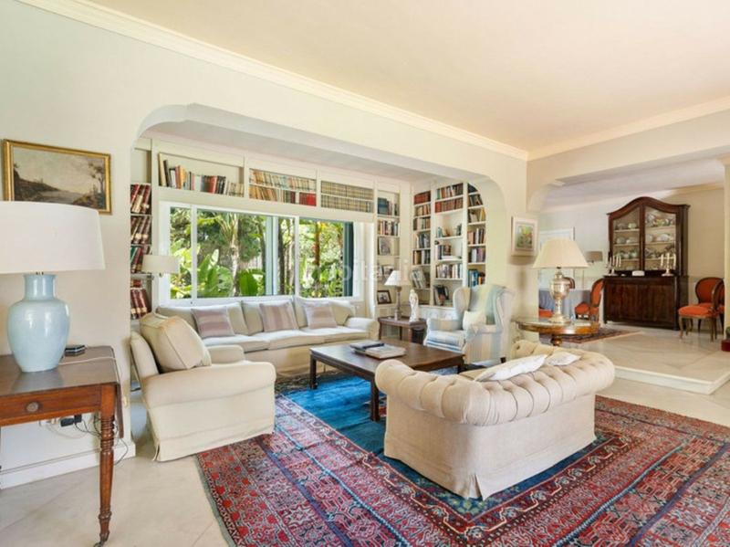 Foto 493e0915-b15d-4a81-9570-d04fed664d92. Chalet con parcheggio piscina in Calahonda Mijas