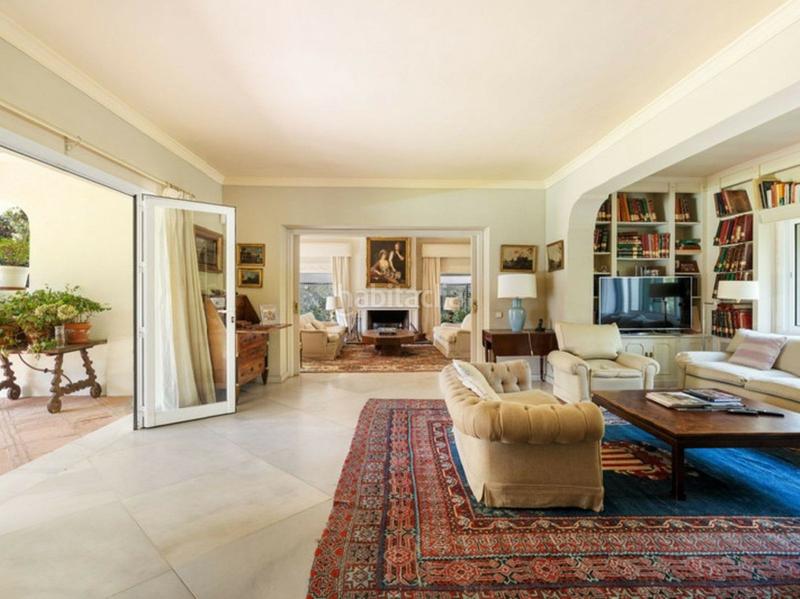 Foto 69f43df9-e5f2-419e-90e3-8d57a71ba726. Chalet con parcheggio piscina in Calahonda Mijas