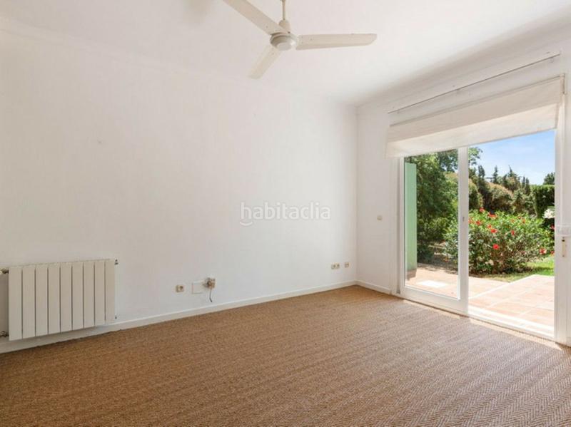 Foto 7f13e7f7-f19c-481f-8548-4e3eddfa94e9. Chalet con parcheggio piscina in Calahonda Mijas