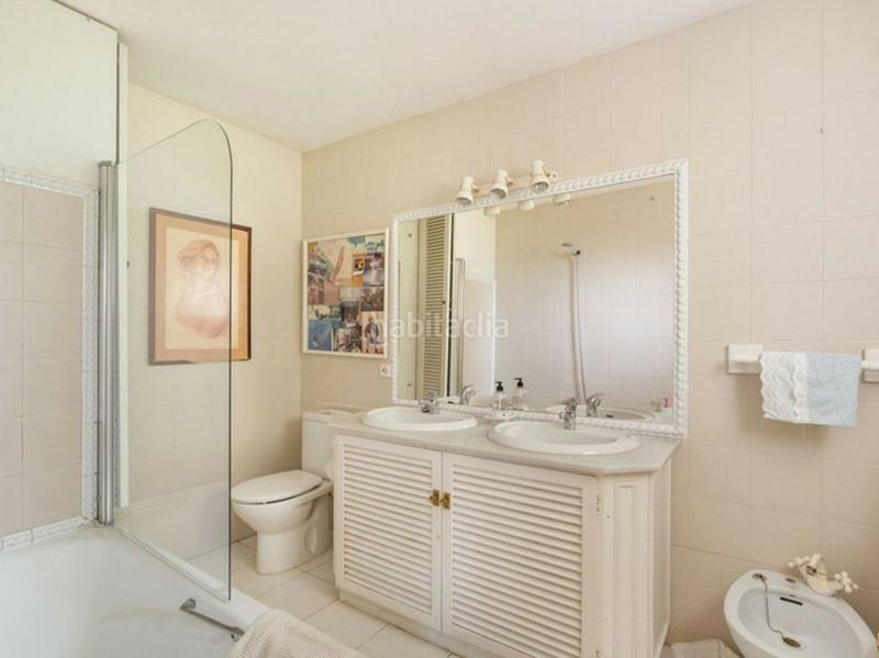 Foto caf6d0a8-72fd-4579-a319-e2ccecb6f725. Chalet con parcheggio piscina in Calahonda Mijas