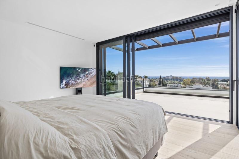 Foto 75e89e6d-b31d-4c80-9408-eac3654fc97d. Chalet mit parking pool in La Alquería Benahavís