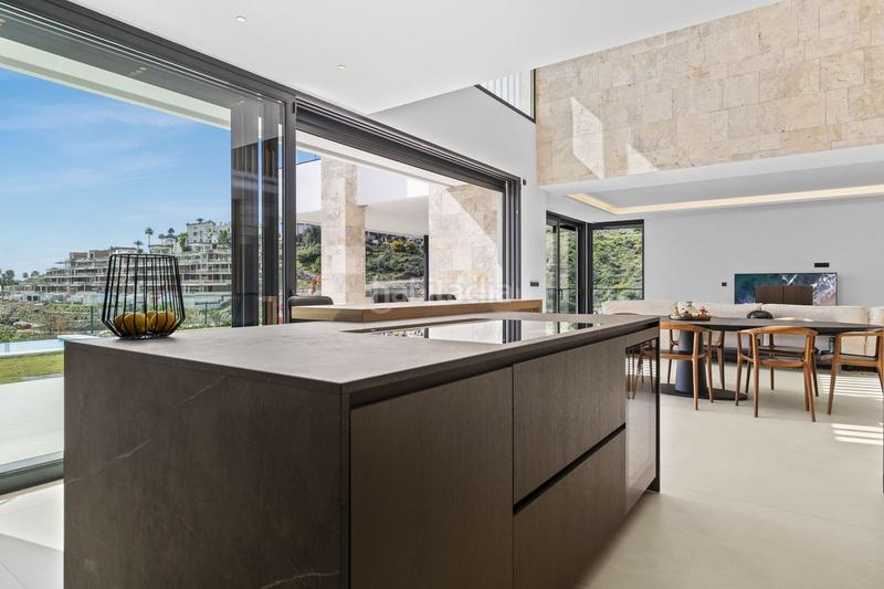 Foto 77f9e24d-be6a-4b8e-814e-40aaabfb3a46. Chalet mit parking pool in La Alquería Benahavís